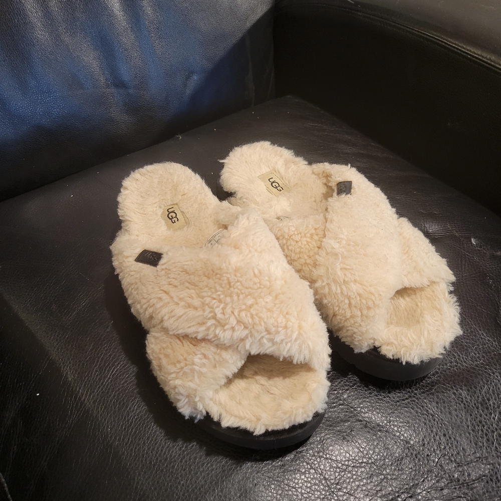 UGG cream FUZZ Sugar  slide Cream Slippers sz 8 women's lambs wool